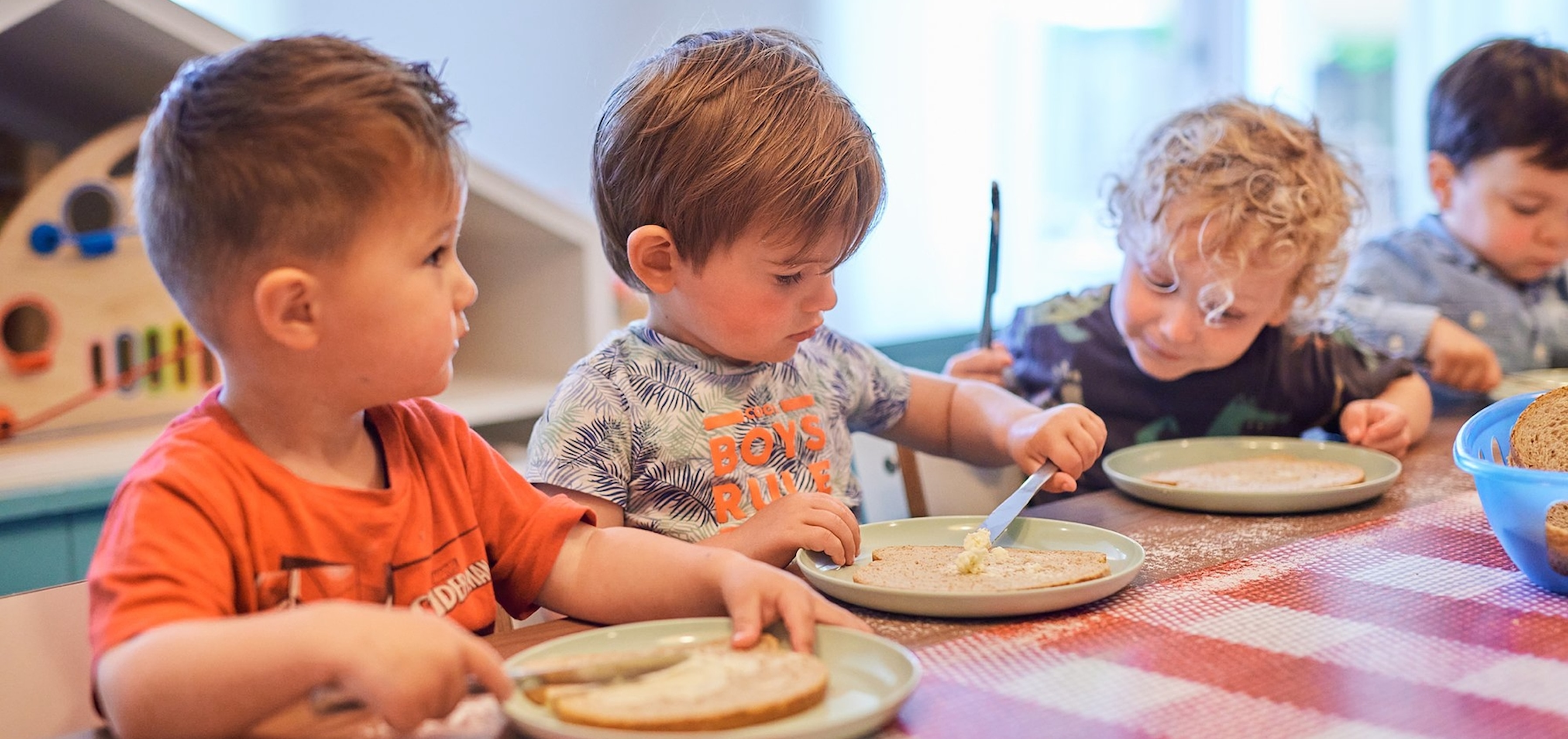 Brood smeren bij Cuneradal 